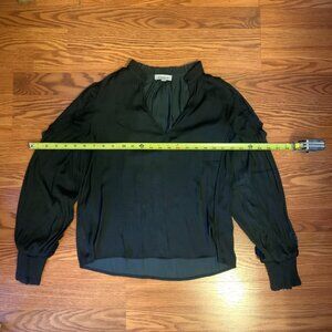 Evereve Tally V Neck Lightweight Black Long Sleeve Top XS